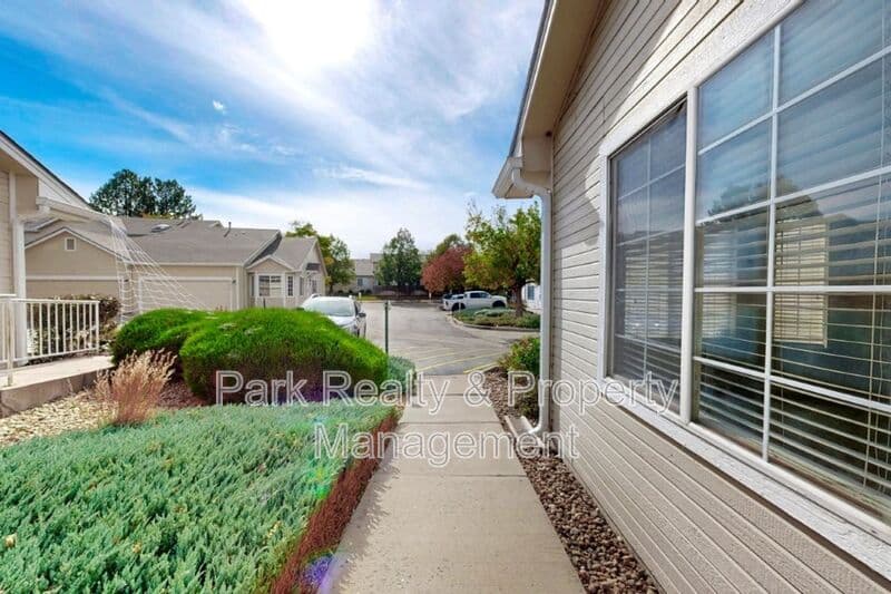 Aurora House: 12217 E 2nd Ave