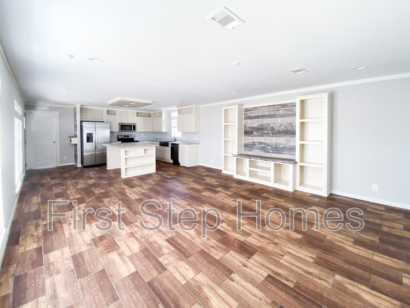 Oak Point House: 235 Islero Drive