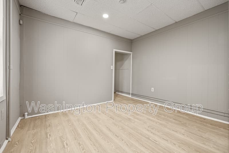 Baltimore House: 206 E 25th St