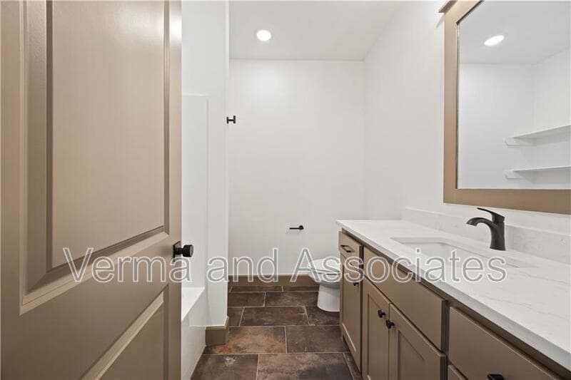 Centerton House: 1241 Mammoth St