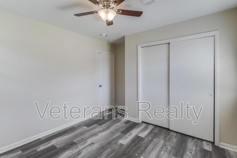 Long Beach House: 129 Quarles Street