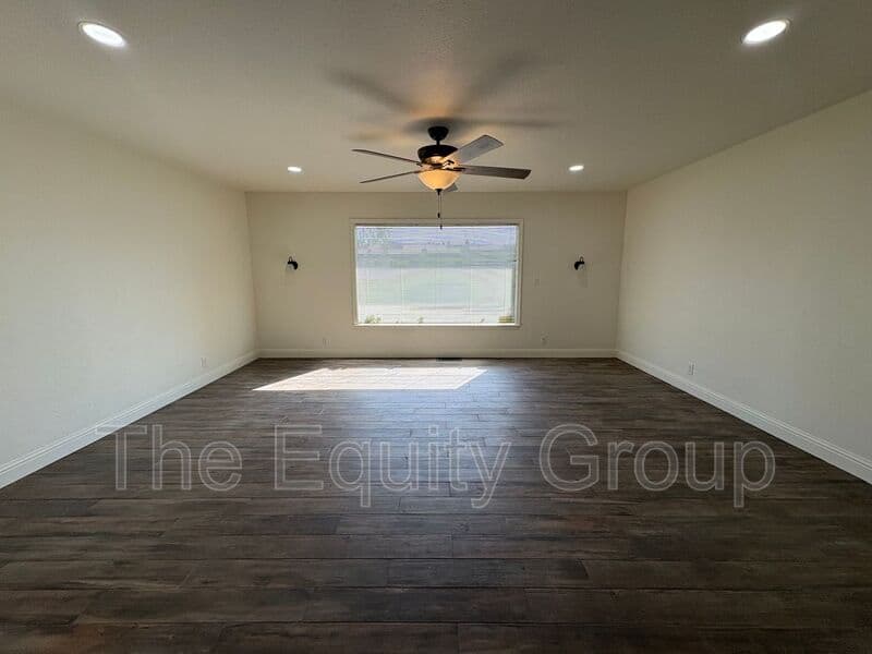 Dinuba House: 341 North Garden Dr