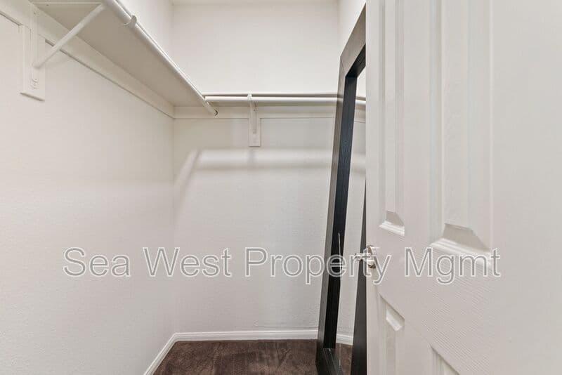 Oceanside Condo: 432 Edgehill Lane