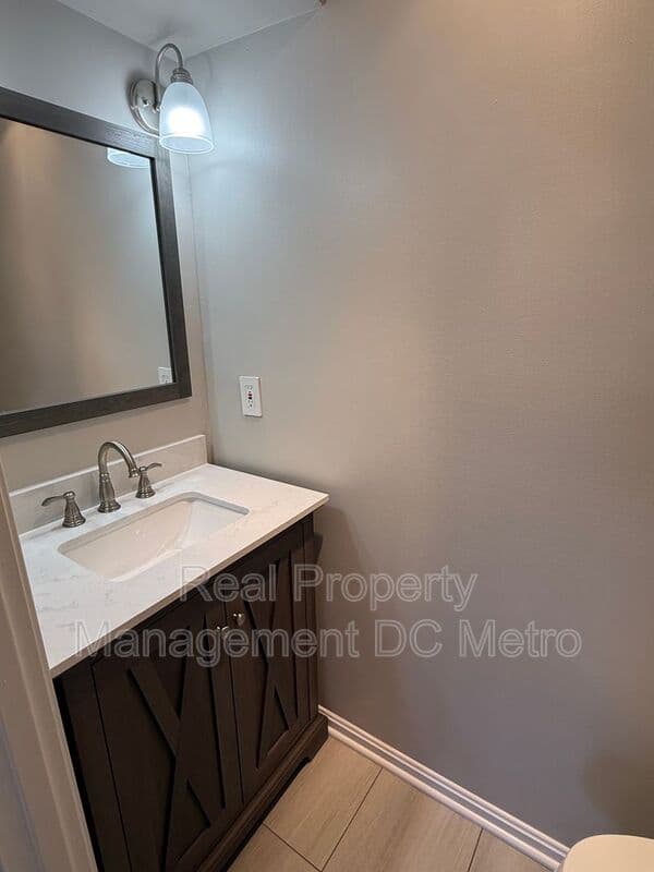 Washington House: 1125 Harvard St NW F