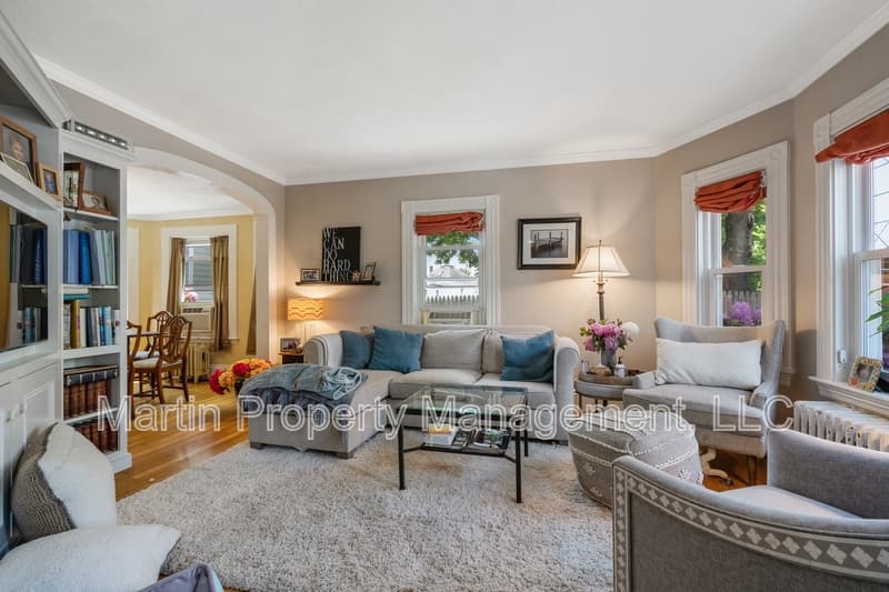 Andover House: 15 Elm Court