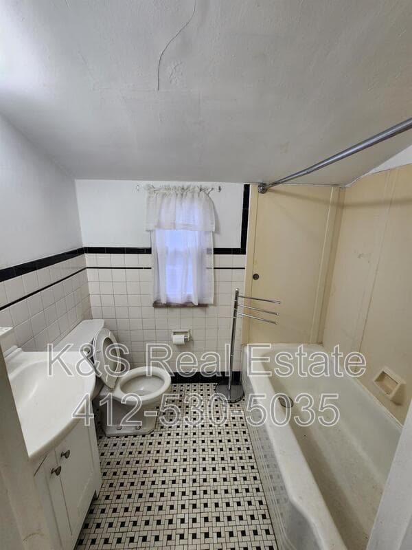McKeesport Condo: 1040 Summit Street - 1