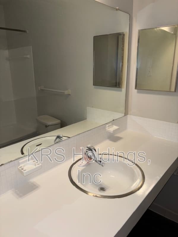 Richmond Condo: 800 Brook Hill Rd
