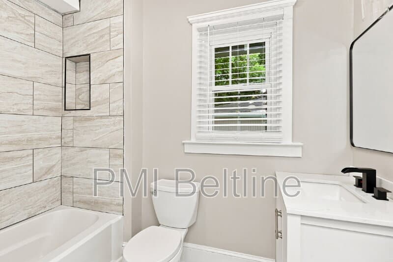 Atlanta House: 1164 Sells Avenue Southwest
