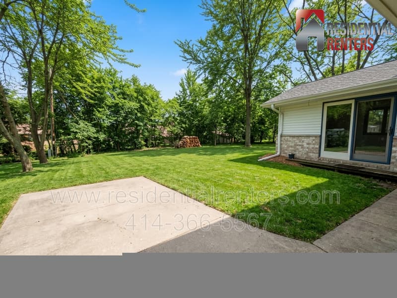 New Berlin House: 13311 W Ferguson Rd
