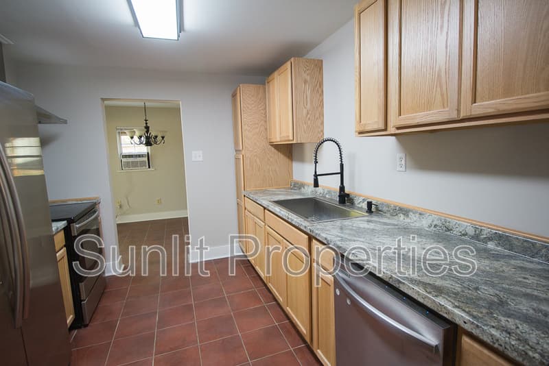 Athens House: 2590 Danielsville Rd