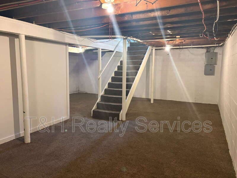 Speedway Condo: 4942 West 11th Street