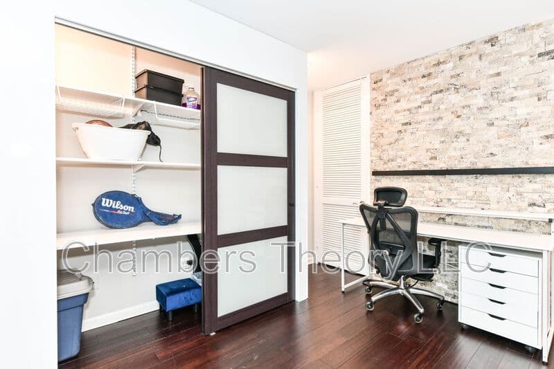 Reston House: 11475 Washington Plz W