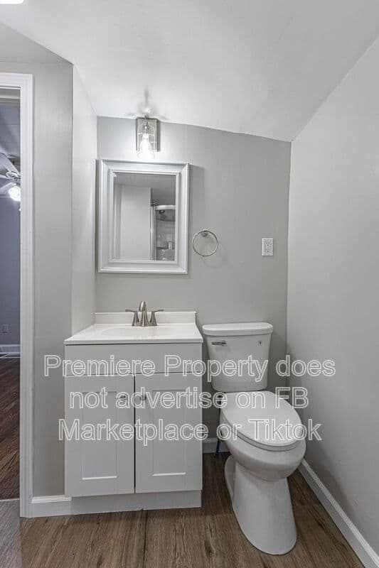 Kansas City House: 5034 N Chelsea Ave