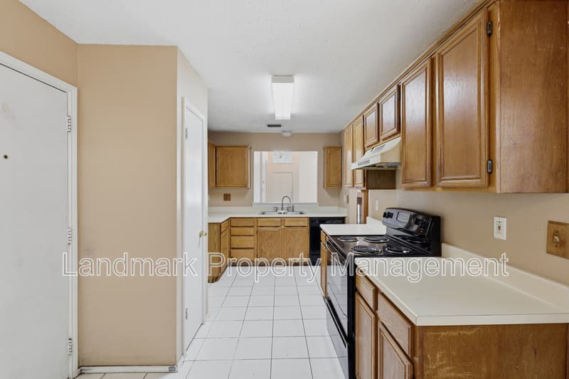 Cedar Hill House: 508 Sims Drive