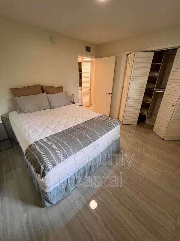 West Palm Beach Condo: 2500 Presidential Way Apt 103,