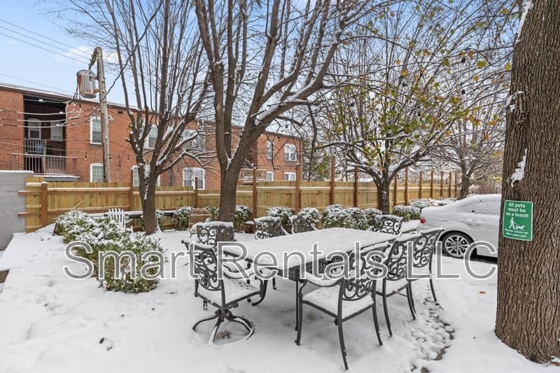 St. Louis Condo: 4209 Ellenwood Avenue - 202
