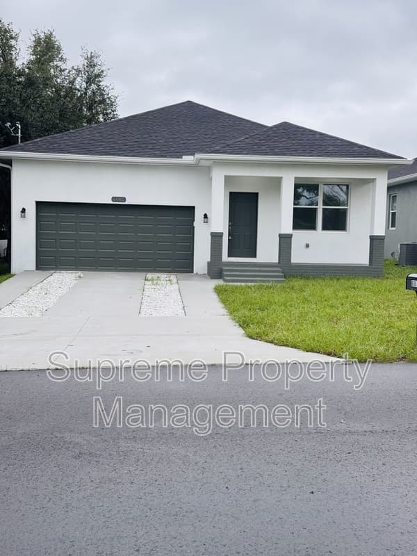 New Port Richey House: 6065 Vermont Avenue