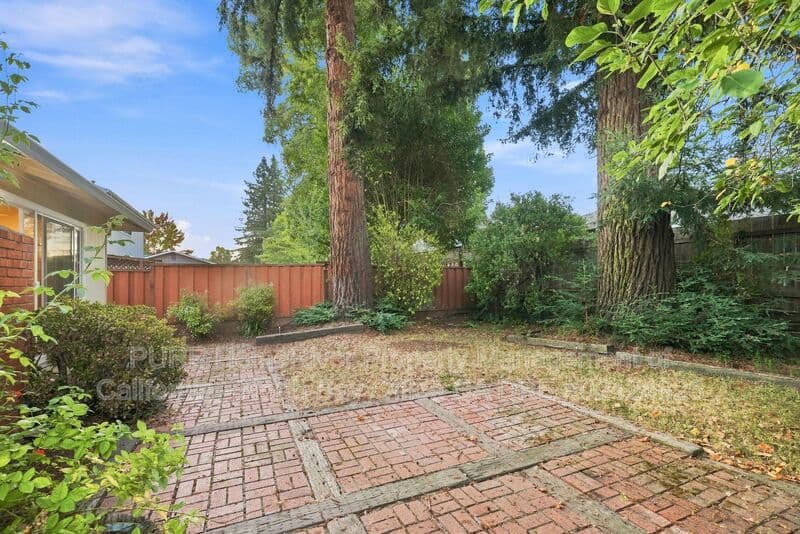 Santa Rosa House: 5112 Gold Lake Drive
