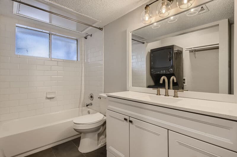 Austin Condo: 1015 E Yager Ln