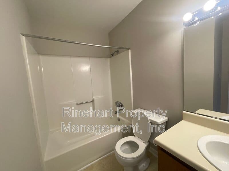 Rock Hill House: 1612 Eagles Place
