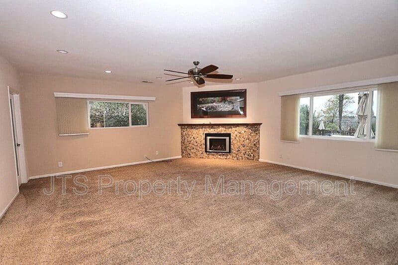 Fair Oaks House: 8520 Emperor Drive
