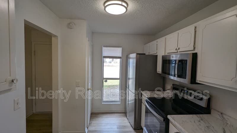 Hinesville House: 910 Brett Dr