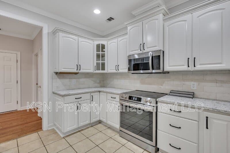 Savannah House: 5 Southernwood Place