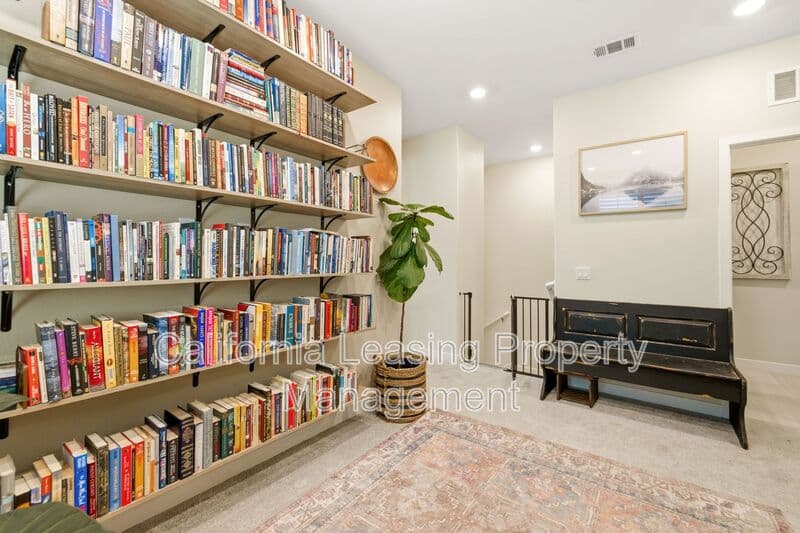 Valencia House: 27233 Red Willow Court