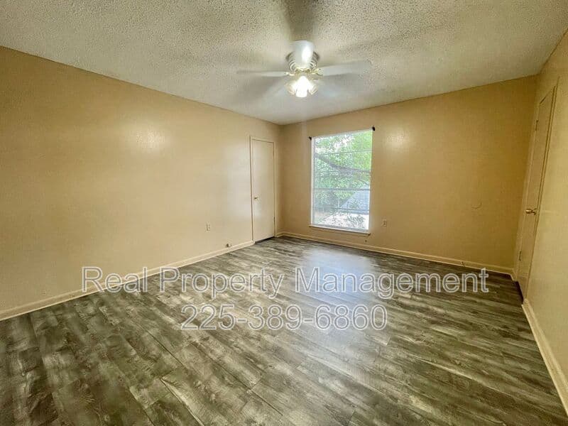 Baton Rouge Townhome: 10952 Cherry Hill Ave.