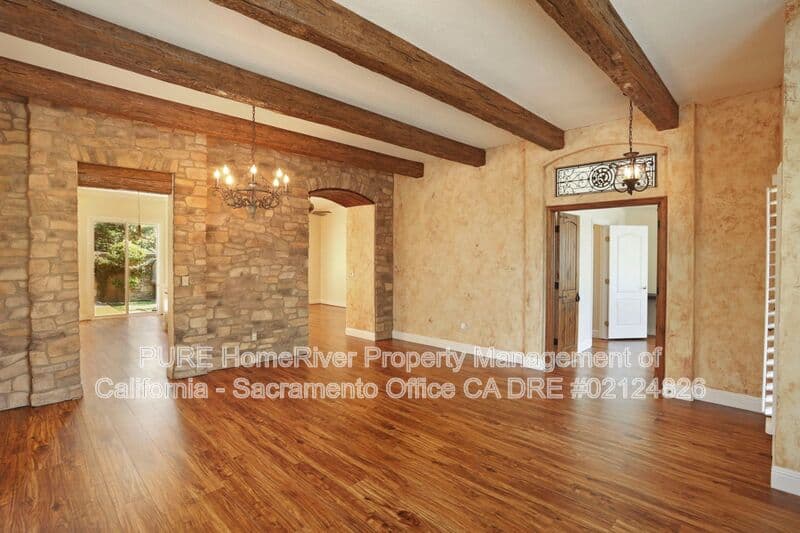 Gold River House: 12020 Gold Pointe Lane