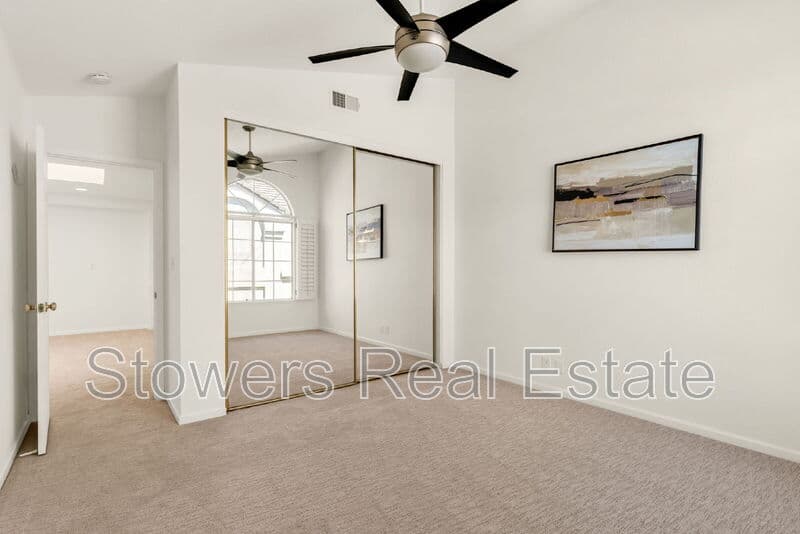 Danville House: 690 Glasgow Circle