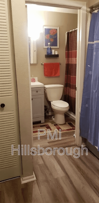Brandon House: 914 Burlwood Street