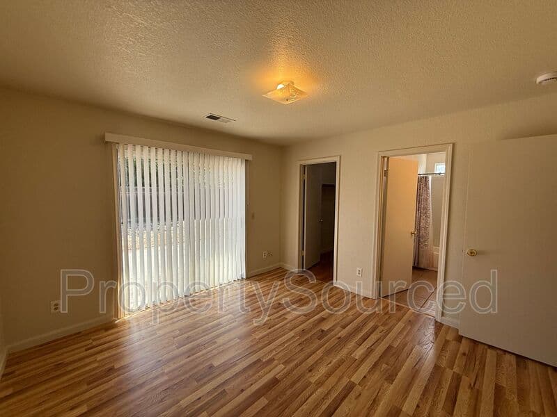 Lathrop House: 15050 Hollyhock Ct