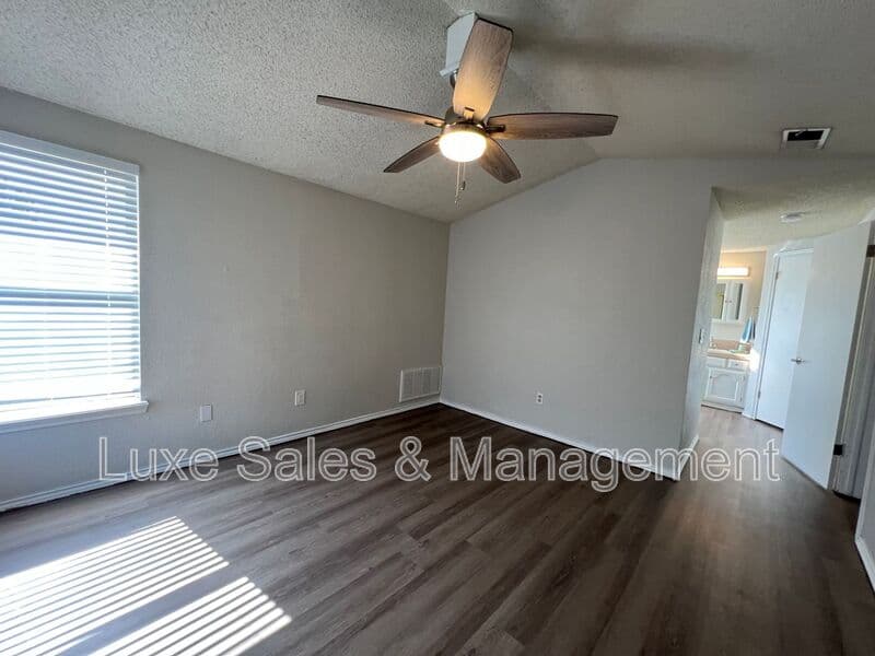 Moore House: 2137 Goodrich Drive