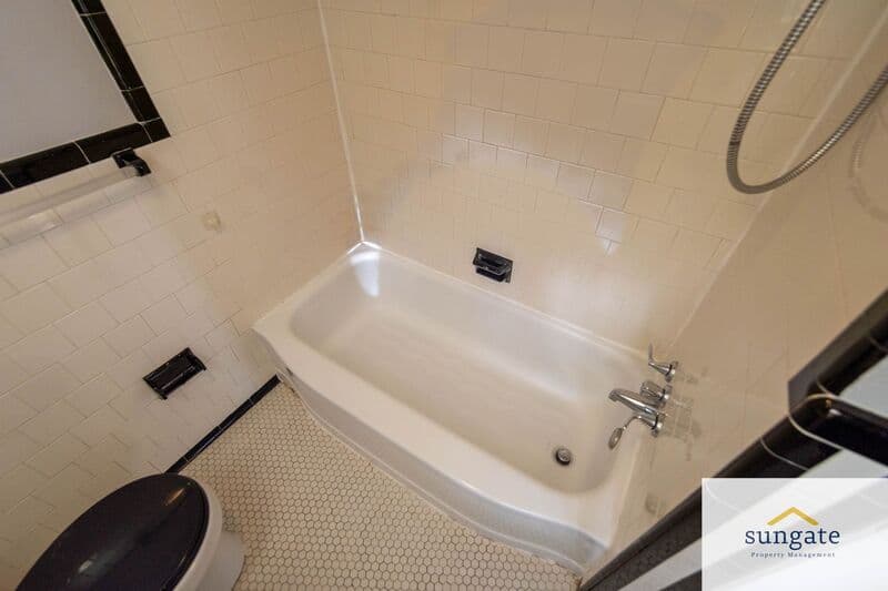 Baltimore House: 7023 Deerfield Rd