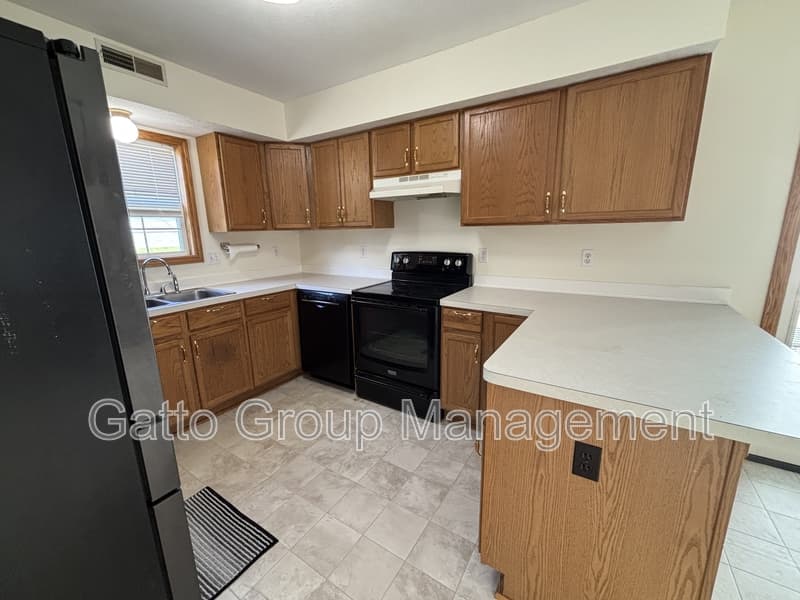 Middlefield House: 15032 Woodsong Dr