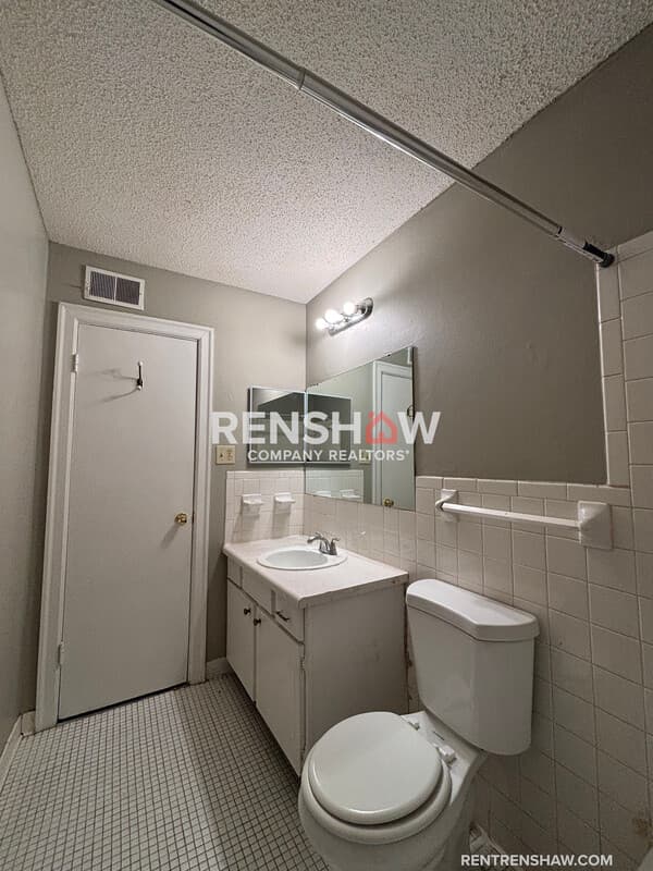 Memphis Condo: 3212 Thirteen Colony Mall 4b
