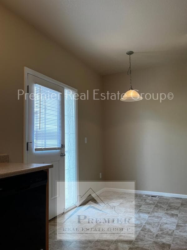 Fountain Condo: 7926 Sandy Springs Pt.