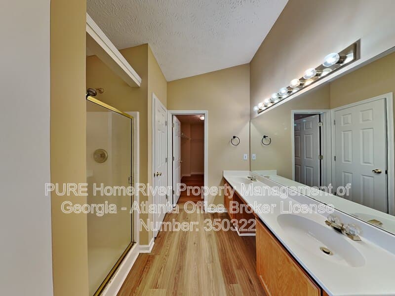 Alpharetta House: 1155 Winthrope Chase Dr