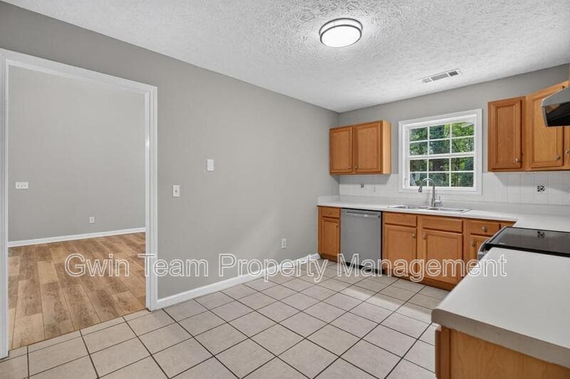Monroe House: 4025 Hemingway Dr