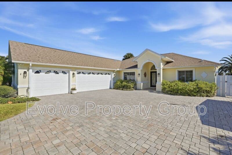 Flagler Beach House: 470 Lambert Ave.
