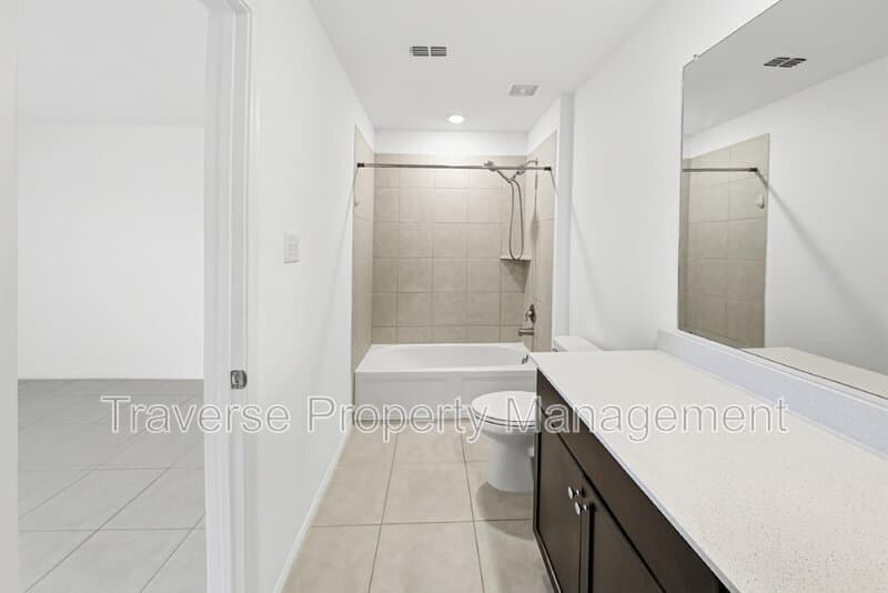 Azle House: 1380 Beach Dr