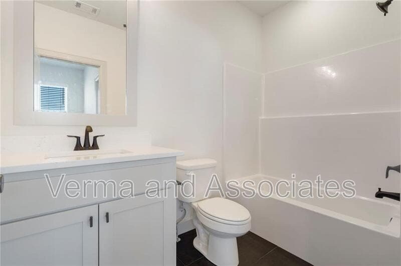 Centerton House: 1231 Mammoth St