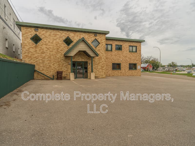 Albert Lea House: 222 East Main Street - 1