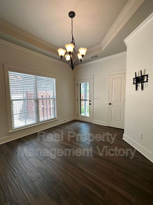Birmingham House: 358 Kingston Circle