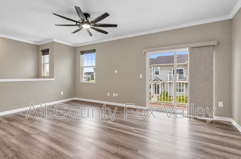 South Elgin Townhome: 504 Comstock Road