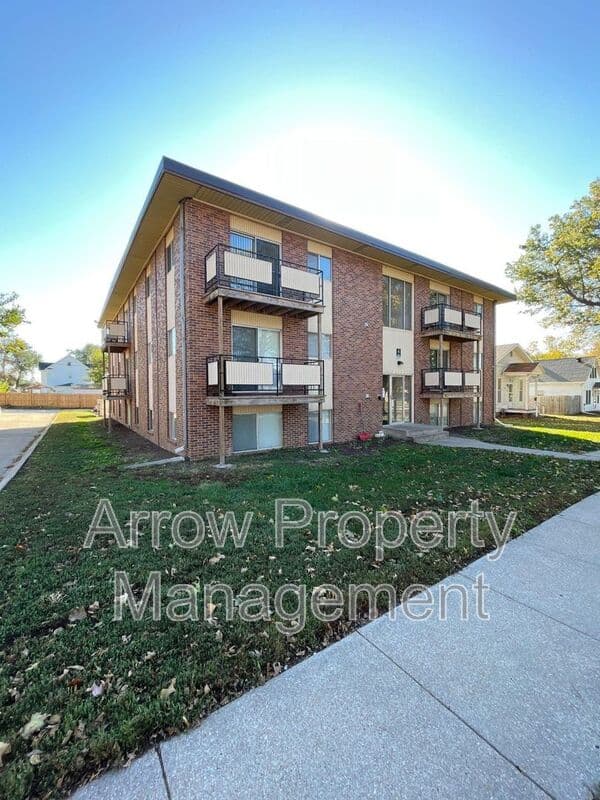 Lincoln Condo: 2325 S Street