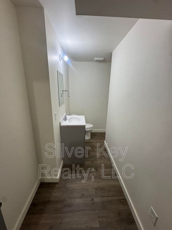 Athens House: 1603 Hutsell Drive
