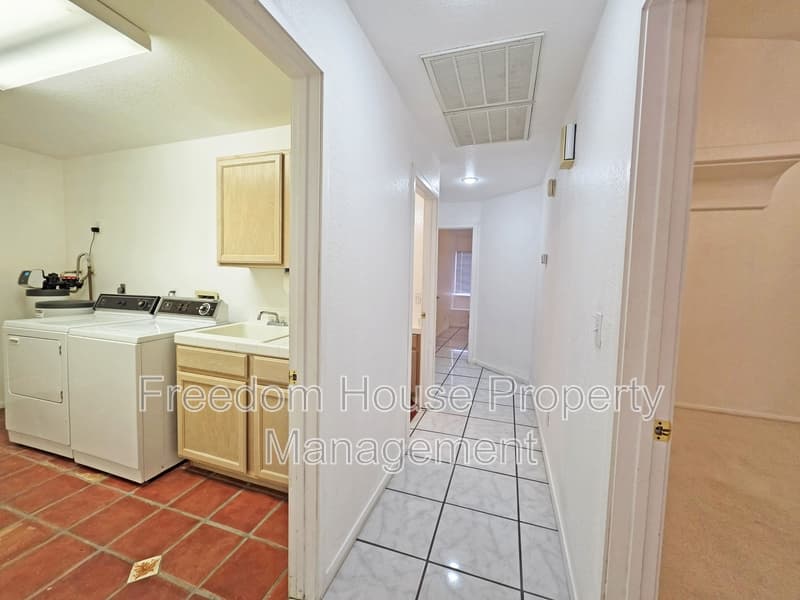 Pahrump House: 2060 River Plate Drive