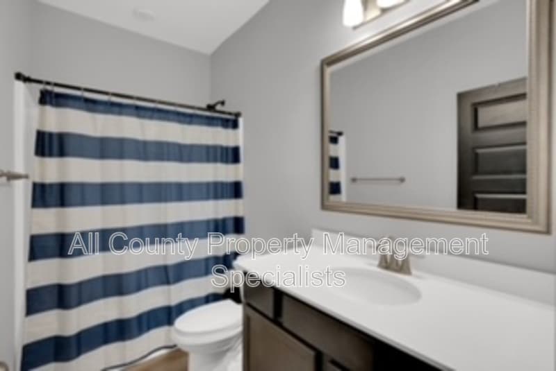 Blythewood House: 673 Bell Flower Ln